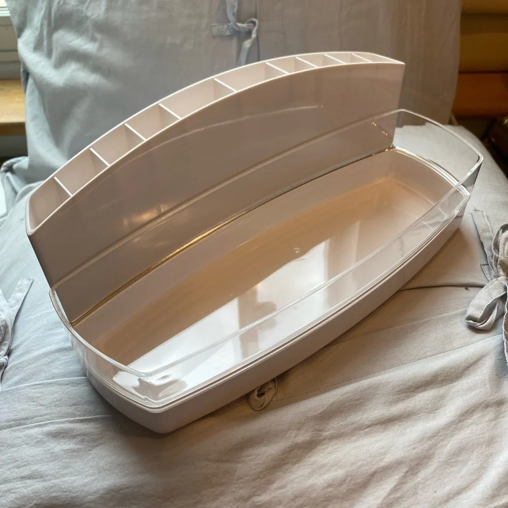 Umbra makeup organizer